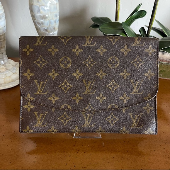 Louis Vuitton Handbags - EUC Louis Vuitton Monogram Pochette Rabat Clutch Bag